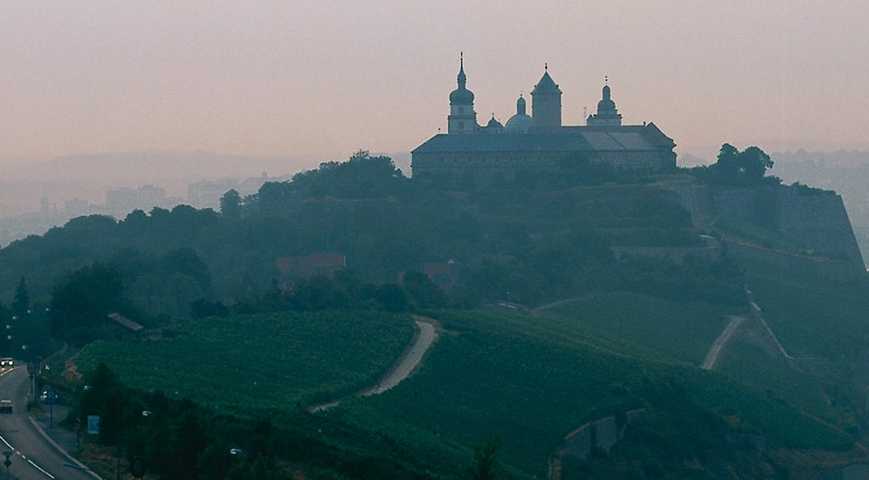 Würzburg Festung im Nebel x